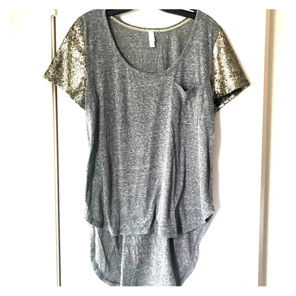 Sequin sleeve T-shirt